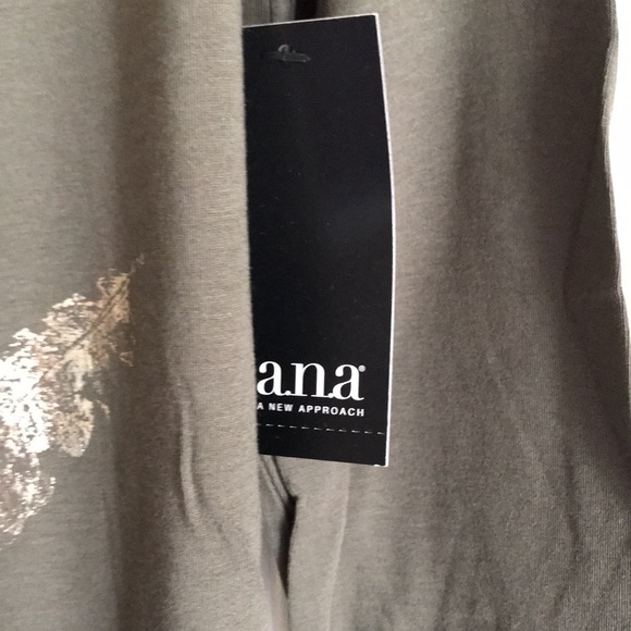 🏵️donated 10/25 NWT Ana black green colored XL long sleeve gold - Picture 4 of 5